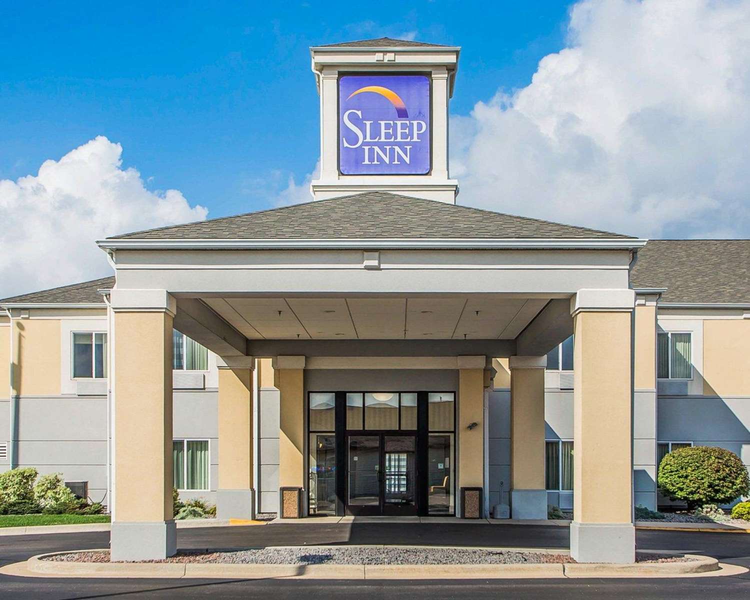 Sleep Inn & Suites Wisconsin Rapids, WI 1/35