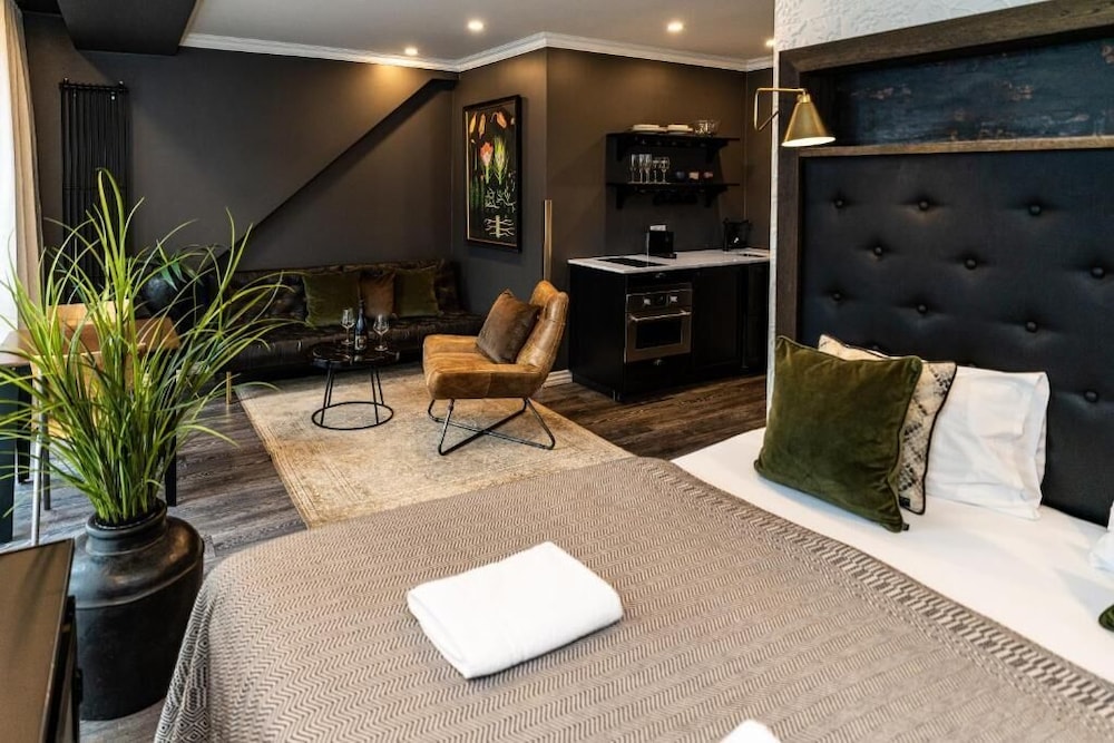 Vintage Apartment Hotel 5/50