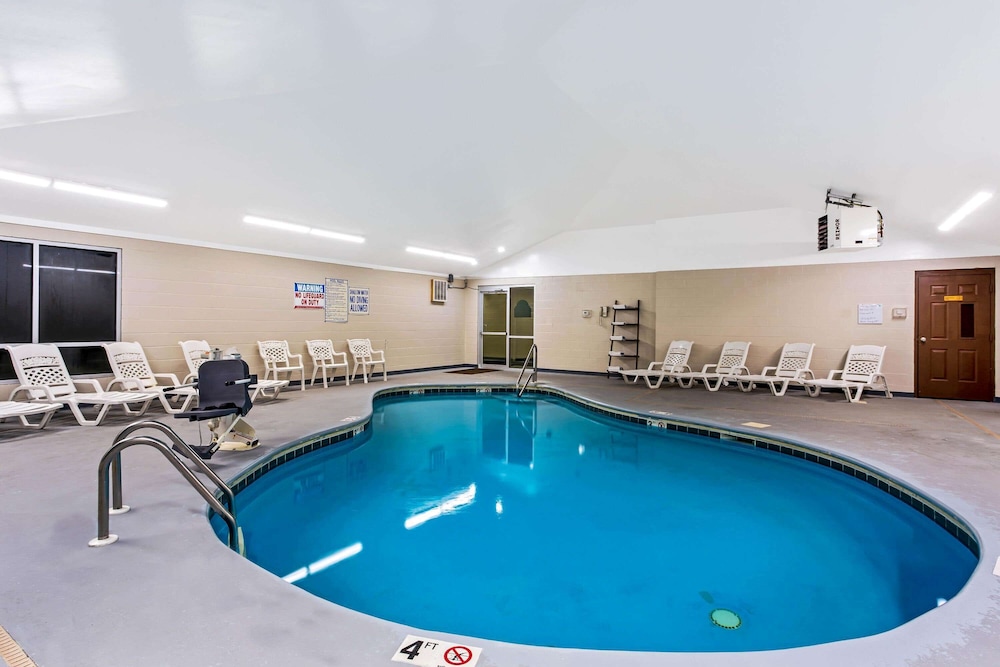 swimming pool spa