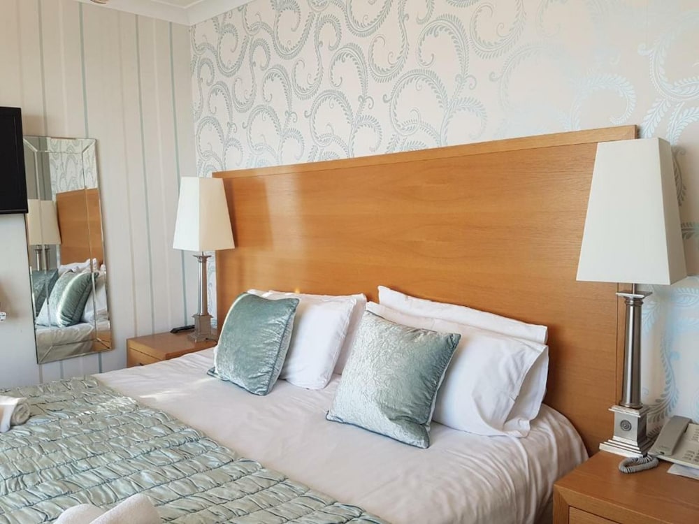 Gwesty Marine Hotel 17/50