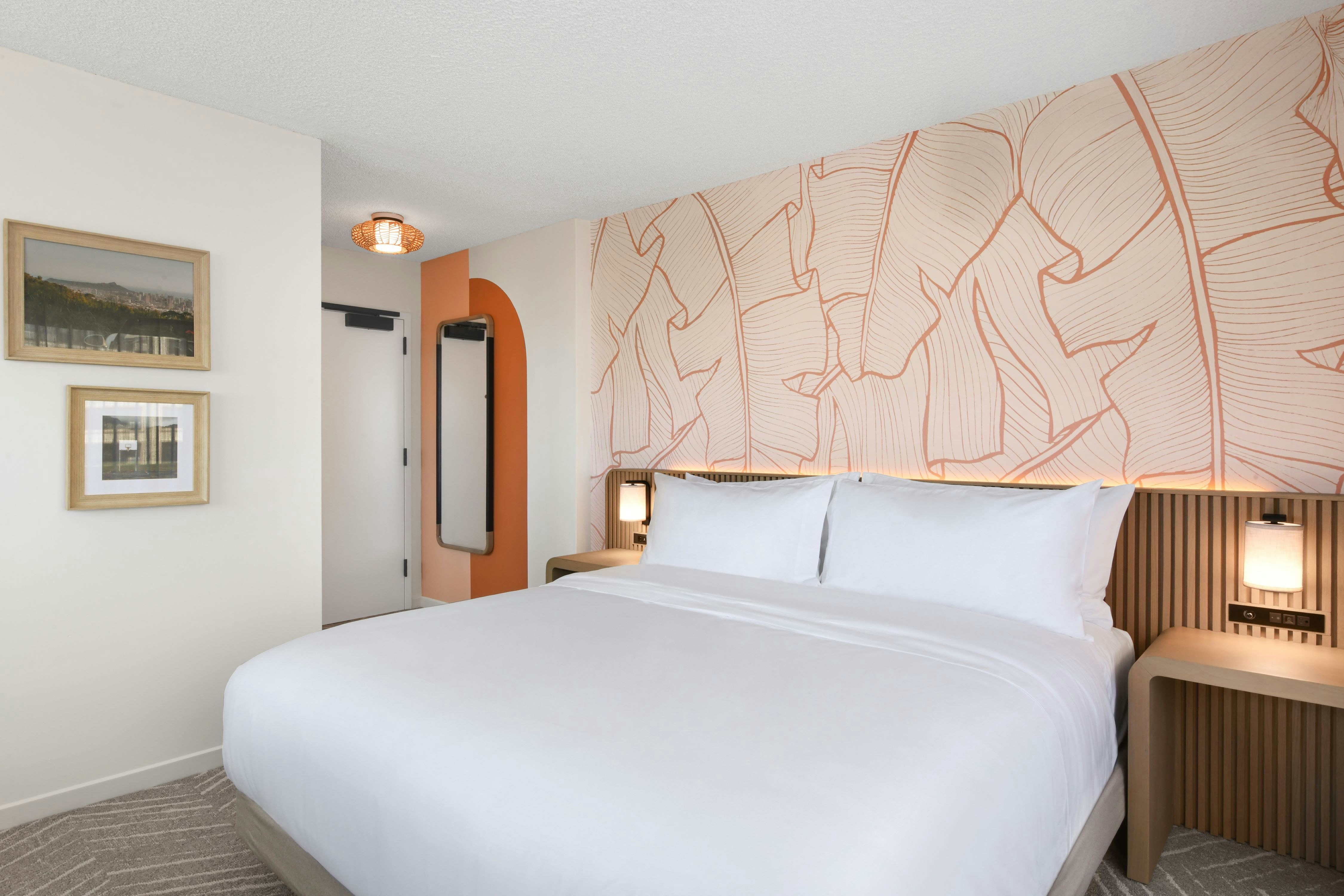 2 BEDROOMS, SUITE, 2 KING BEDS, PARTIAL VIEW