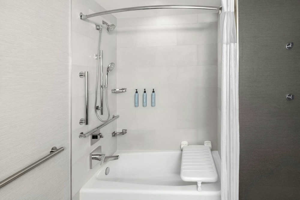 Courtyard By Marriott Sherman 44/45