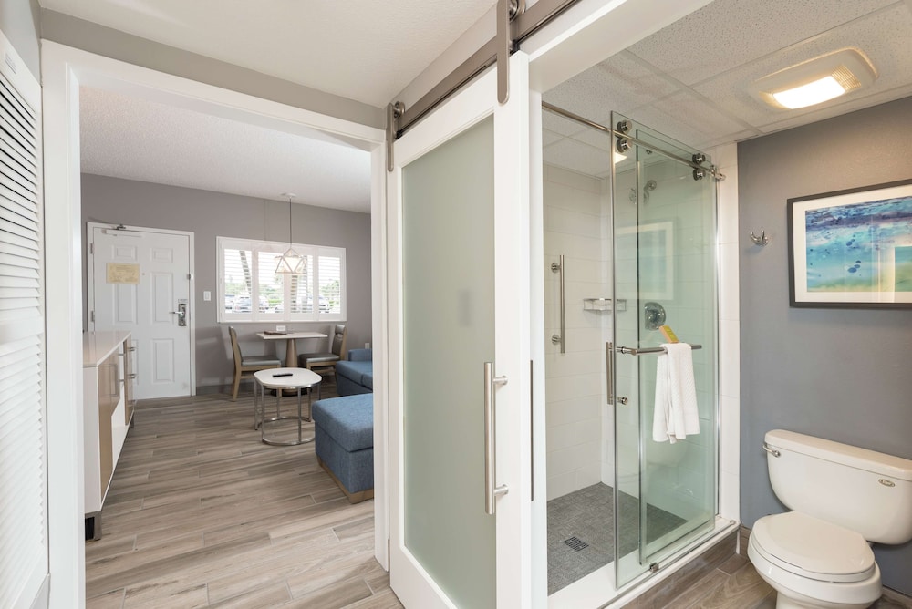DoubleTree Suites by Hilton Hotel Melbourne Beach Oceanfront 23/69