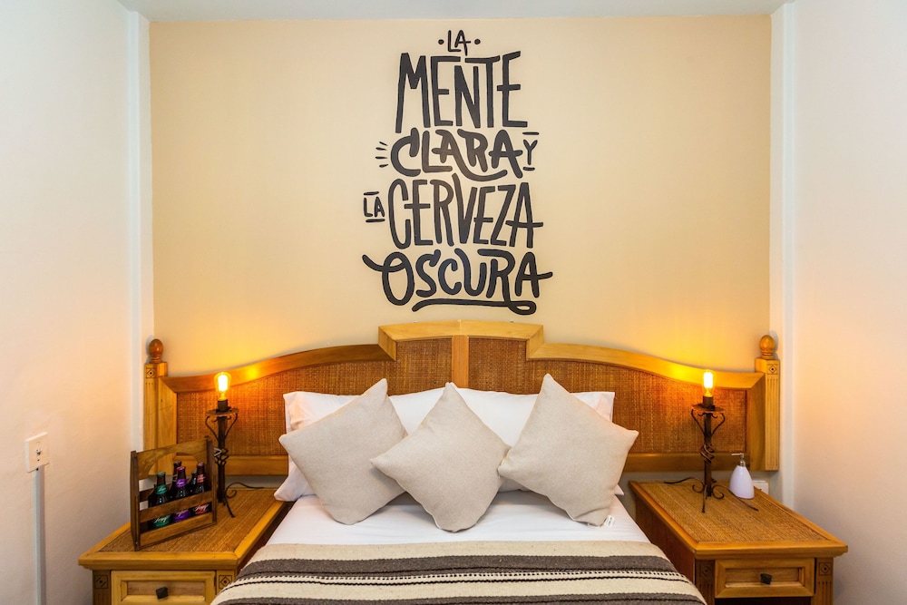 Mala Vecindad Beer Hotel 33/56