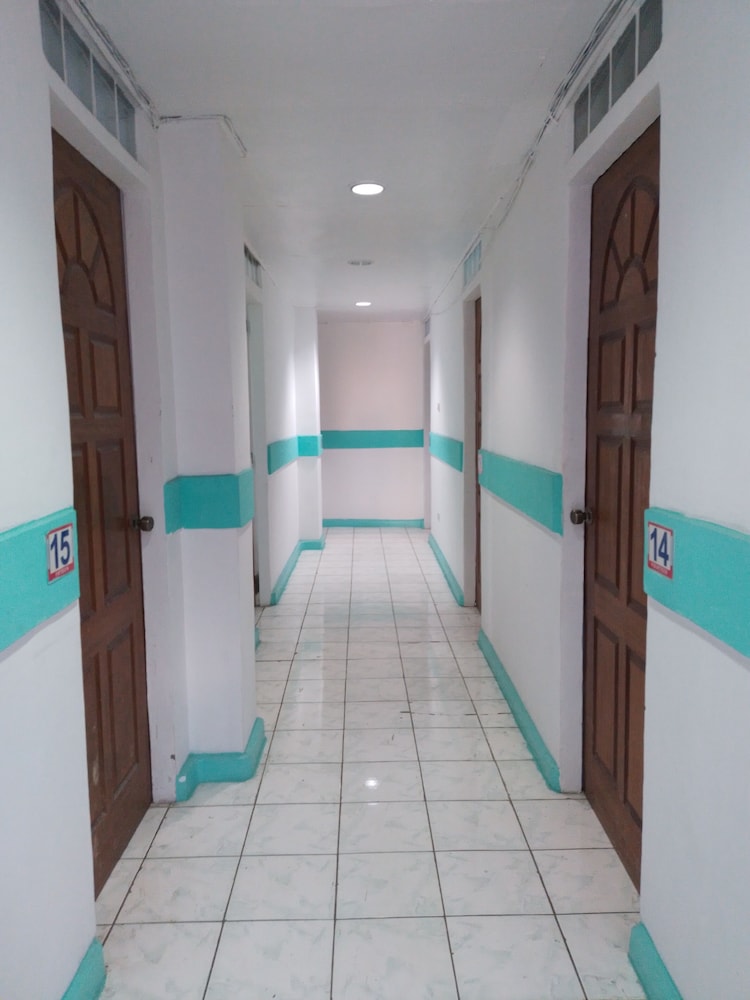 Hayward Travel Inn 40/55