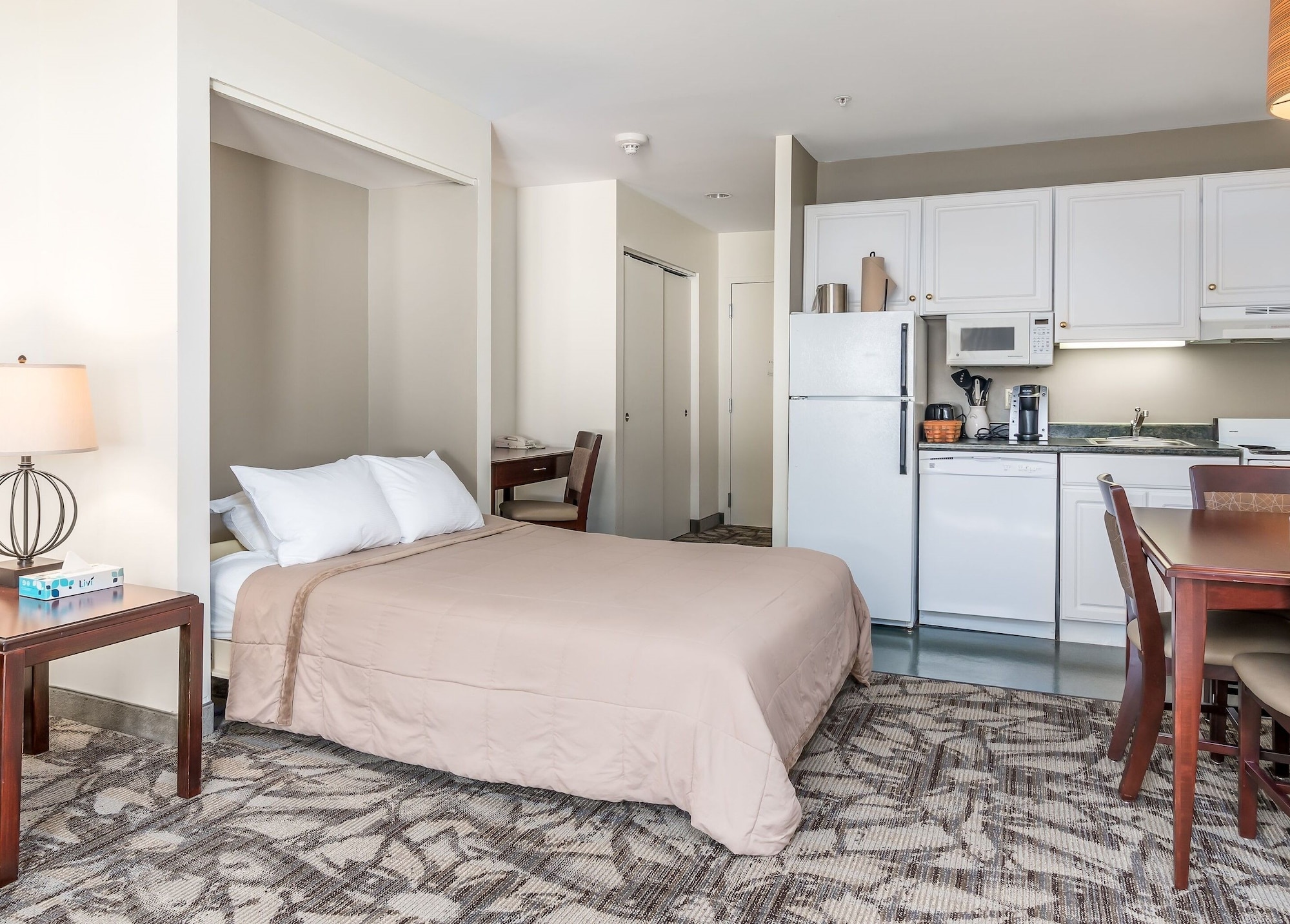 Studio, Queen Murphy Bed