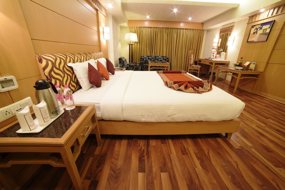 Hotel Babylon Inn 6/24
