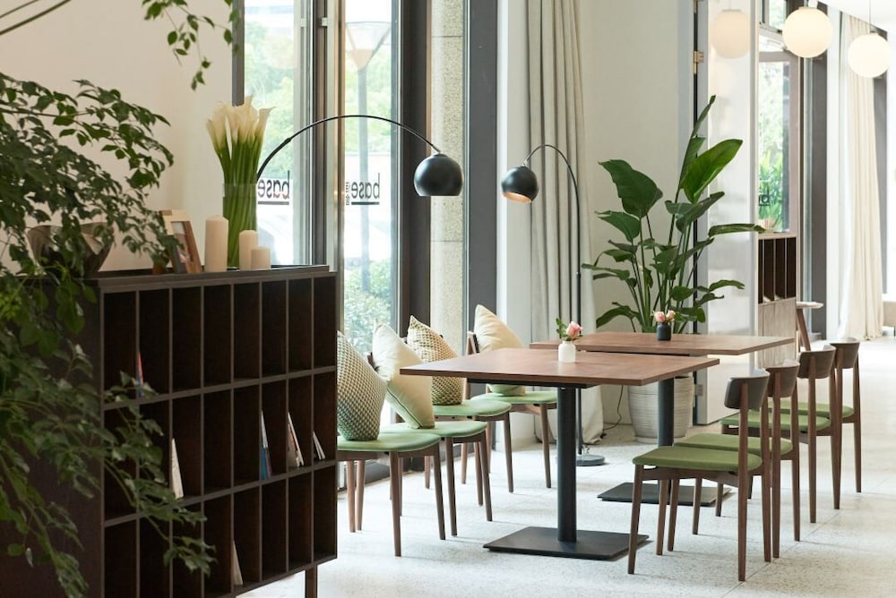 basePLUS-BINJIANG Serviced Apartment 33/41