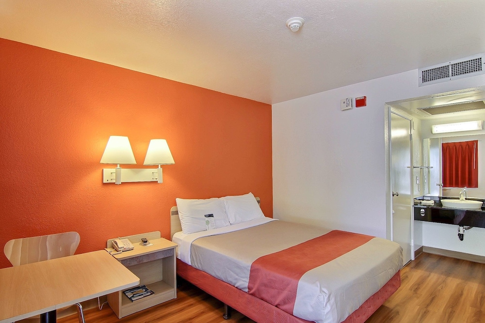 Motel6 Lompoc, CA 11/42