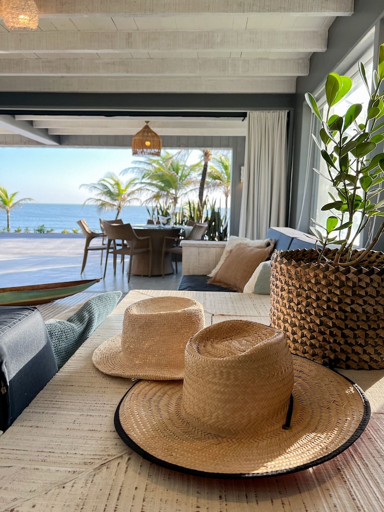 Club de Mar Condo Hotel 27/50