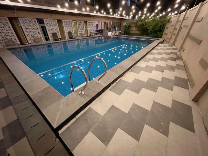 Hotel Larissa 4/11