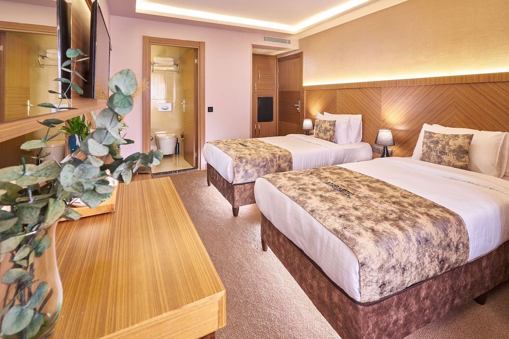 Atro Hotel 9/44
