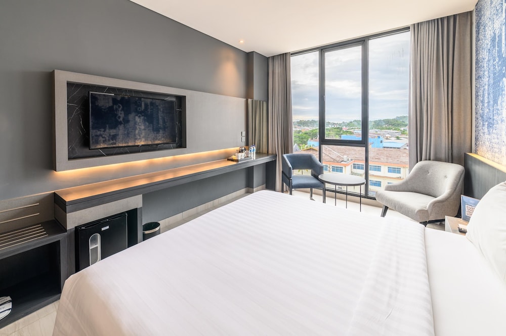 Aston Sorong Hotel and Conference Center 12/50