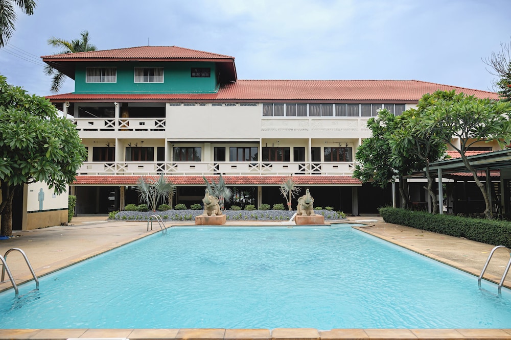Sabai Hotel & Plaza 5/50