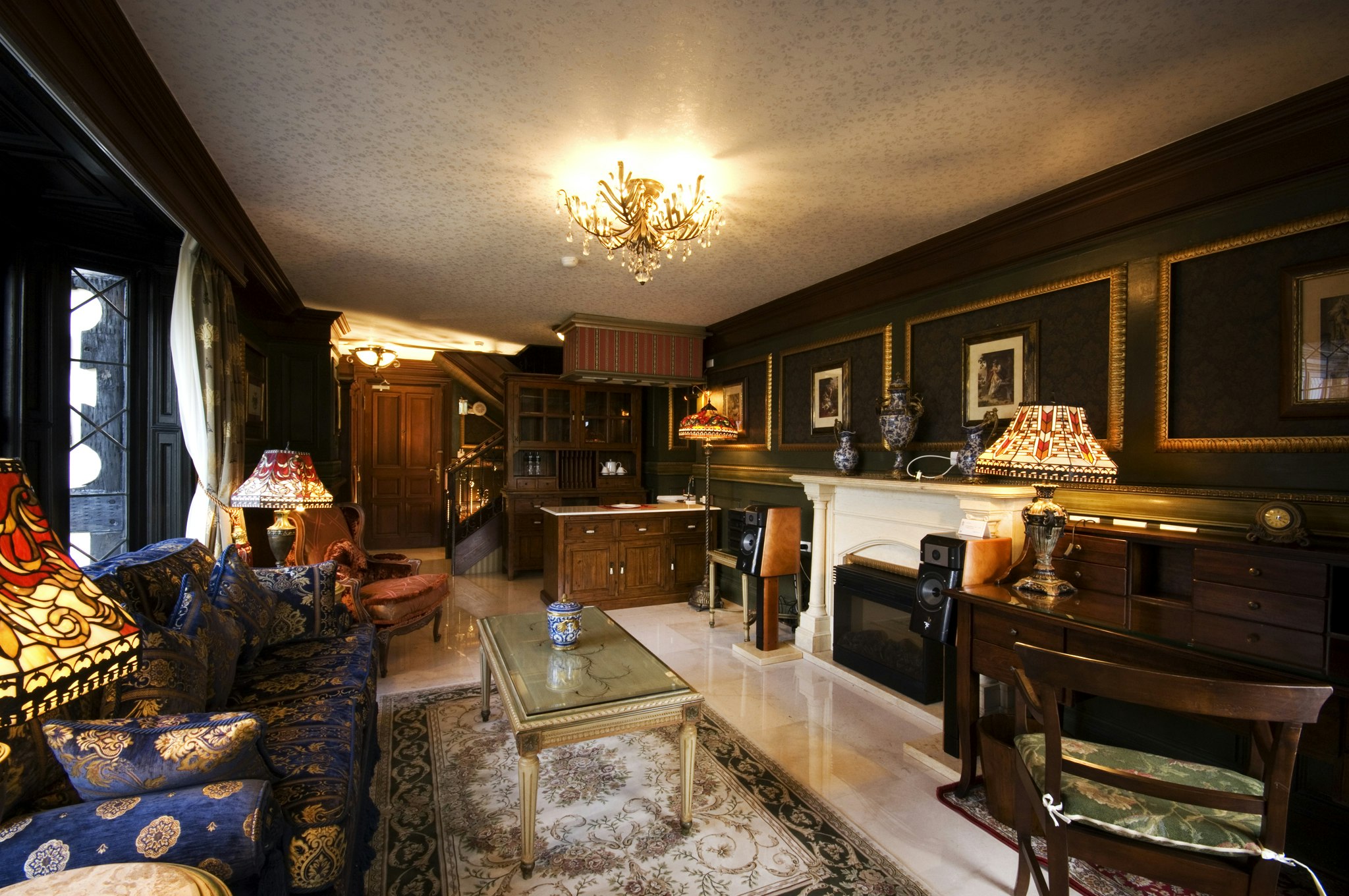 The Old England Manor 27/61