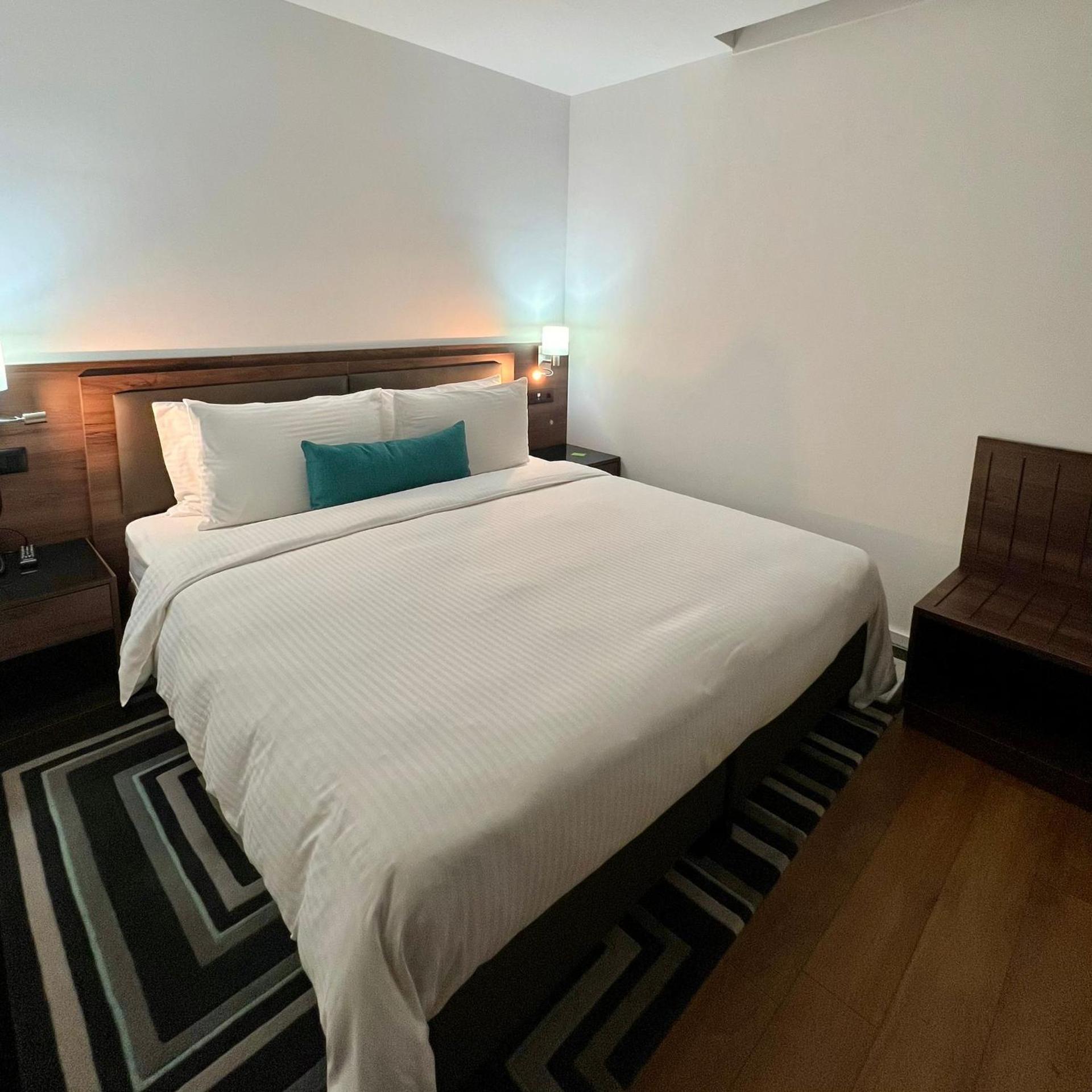 Executive, Suite