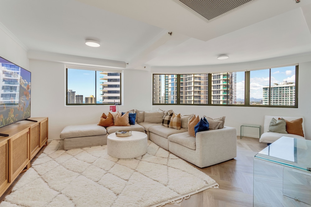 The Meriton On Main Beach 33/50