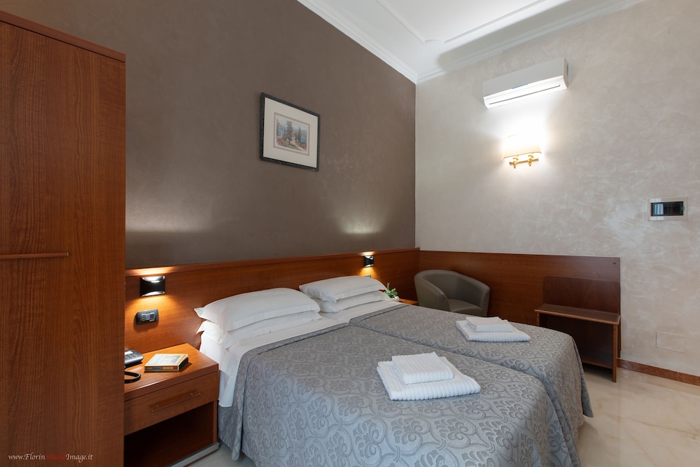 Adas Hotel 24/80