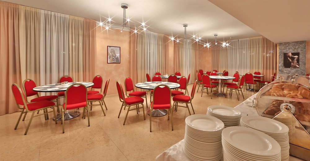 Best Western Cavalieri Della Corona Hotel 42/55