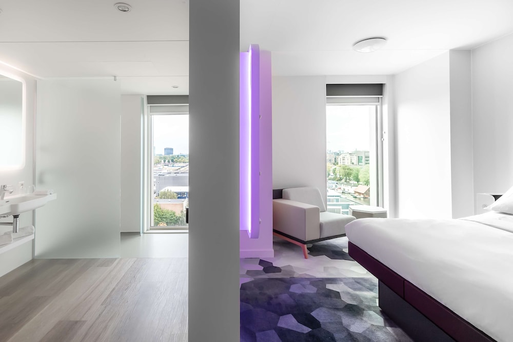YOTEL Amsterdam, Select by Hilton 11/42