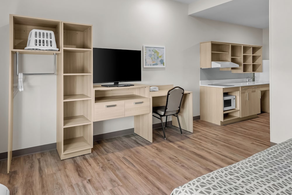 WoodSpring Suites Petersburg near Fort Lee 38/54