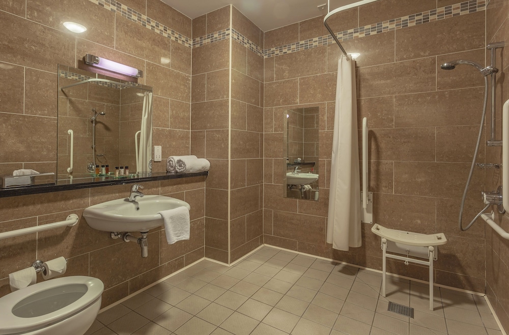 Silverbirch Hotel 10/63