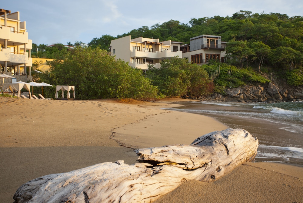 Celeste Beach Residences Huatulco Curamoria Collection 41/50