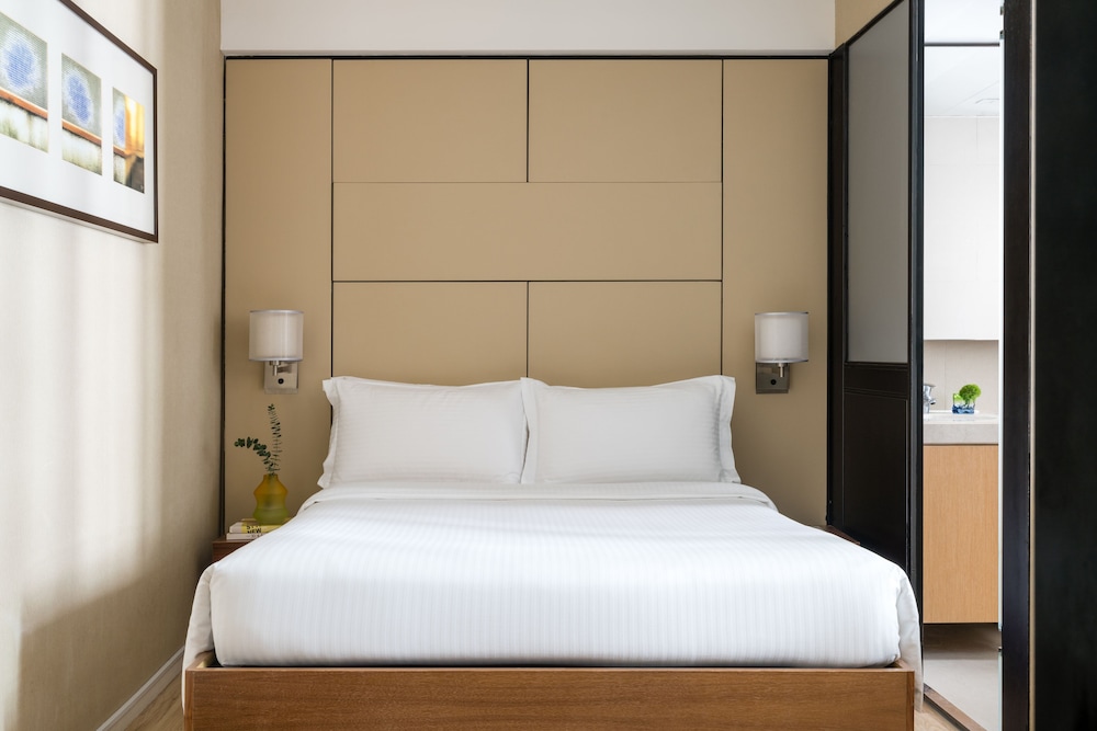 Ying nFlo, Hong Kong, Wan Chai 22/58