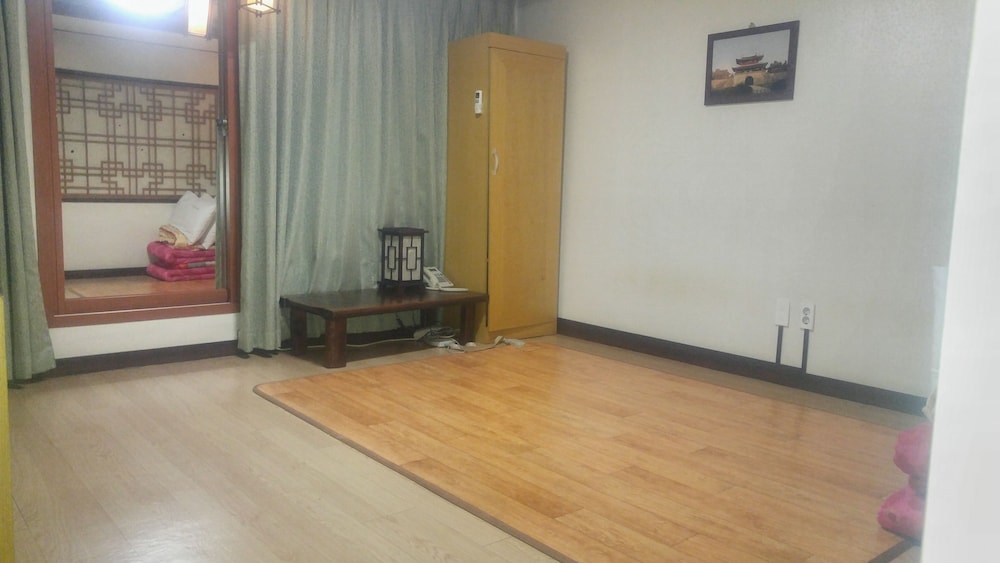 Arirang Hotel 14/50