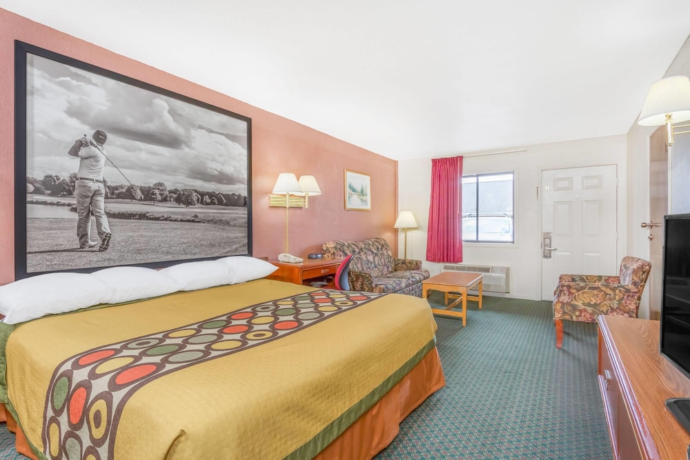 Super 8 by Wyndham Santee 9/23