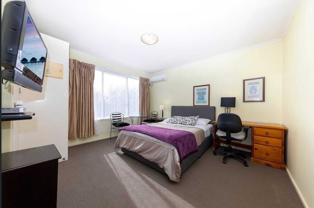 STUDIO, APARTMENT