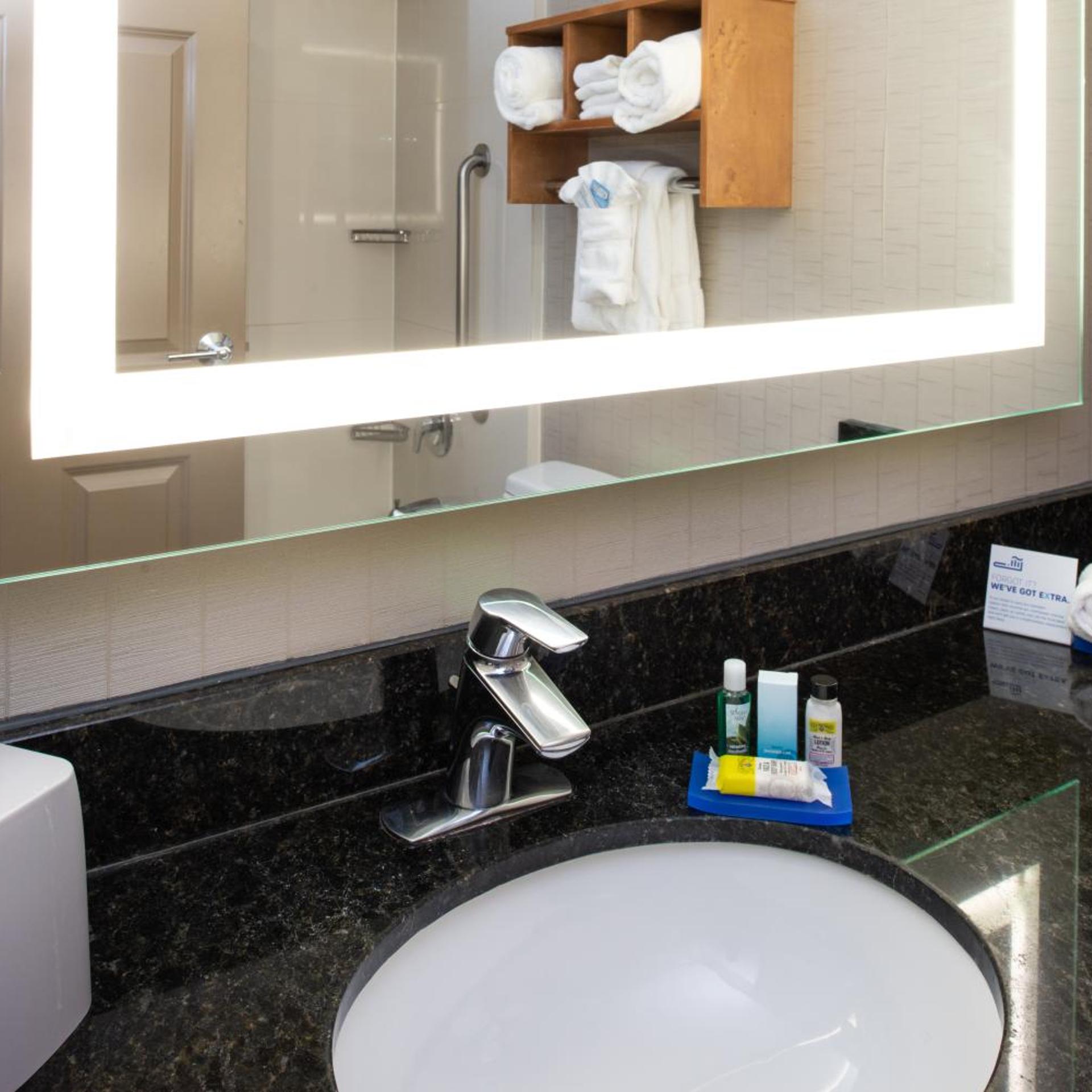 Suite, King Bed, 2 King Beds, Bay View