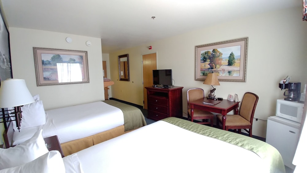 Standard, 2 Queen Beds