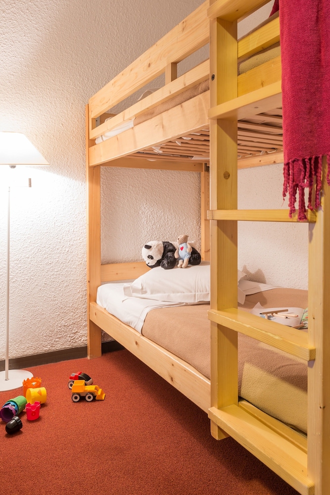 Room, 2 Bunk Beds, Murphy Bed