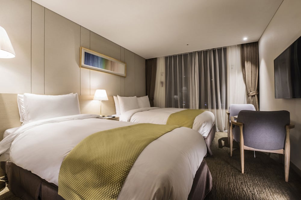 HOTEL WIN STORY 38/52