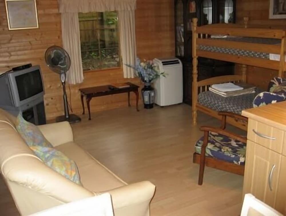 Hillside Self Catering 15/20