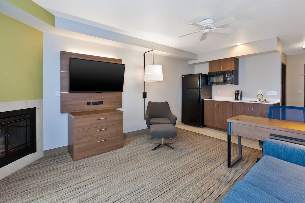Holiday Inn Express Hotel And Suites Petoskey 13/61