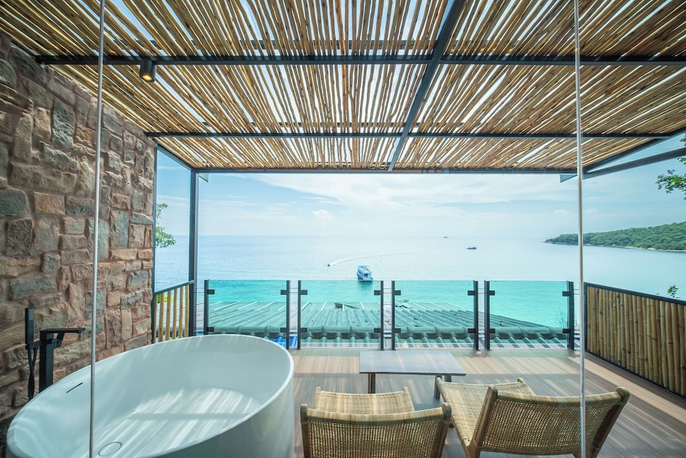 Sangthian Beach Resort 58/60