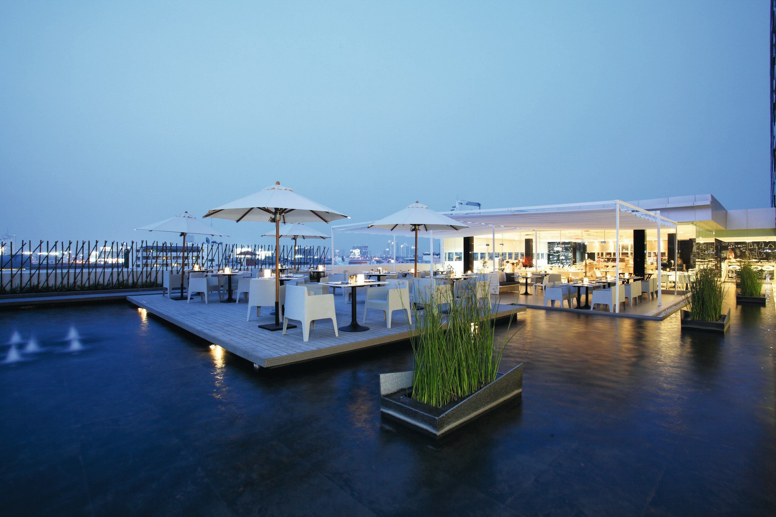 Centara Watergate Pavilion Hotel Bangkok 82/87