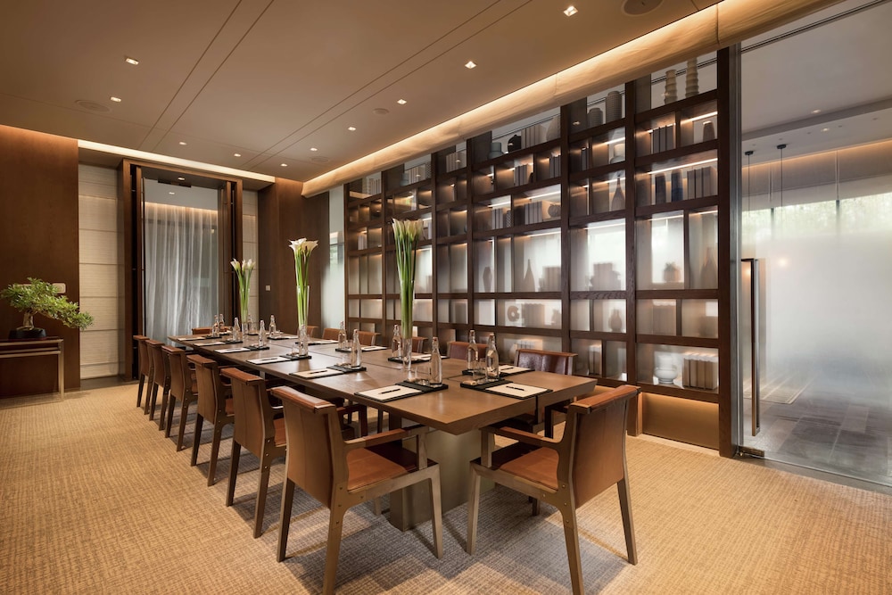 Joyze Hotel Xiamen Curio Collection By Hilton 31/38