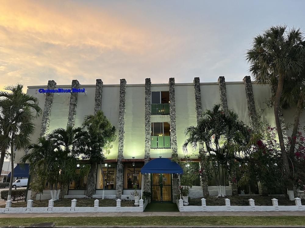 Chateaubleau Hotel 8/61