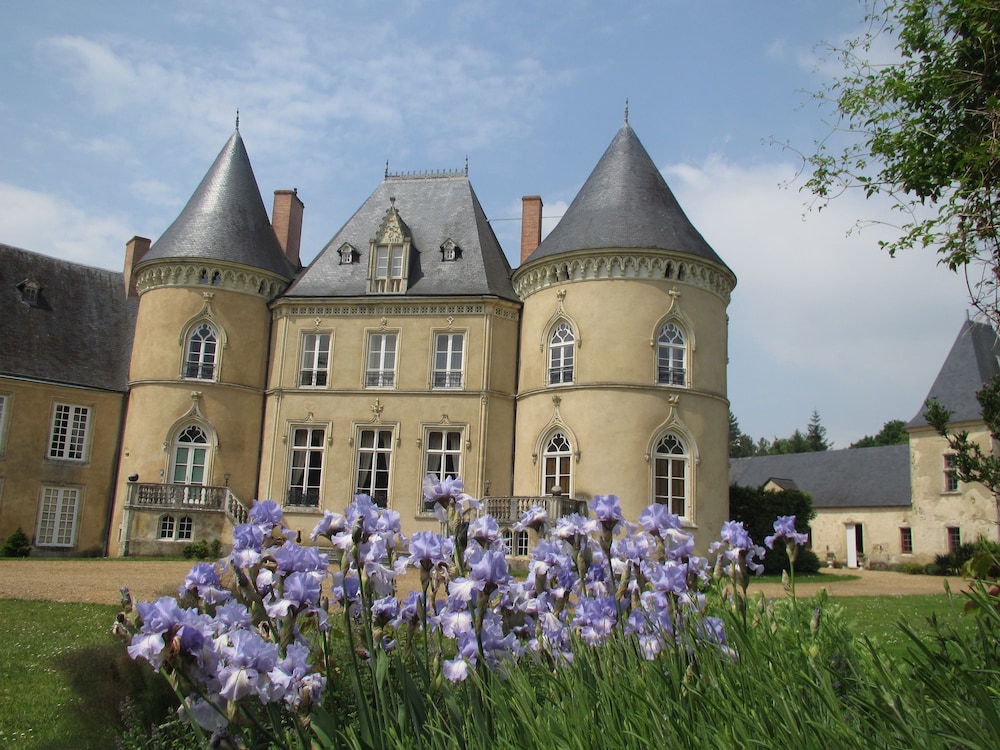 Chateau De Vauloge 1/30