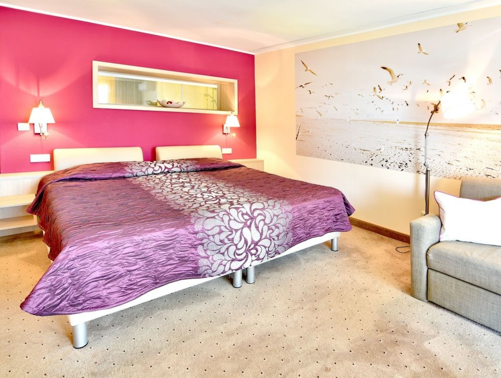 AMELIA HOTEL 20/45