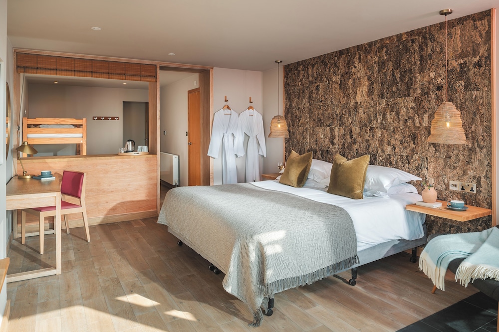 Room, Sea View