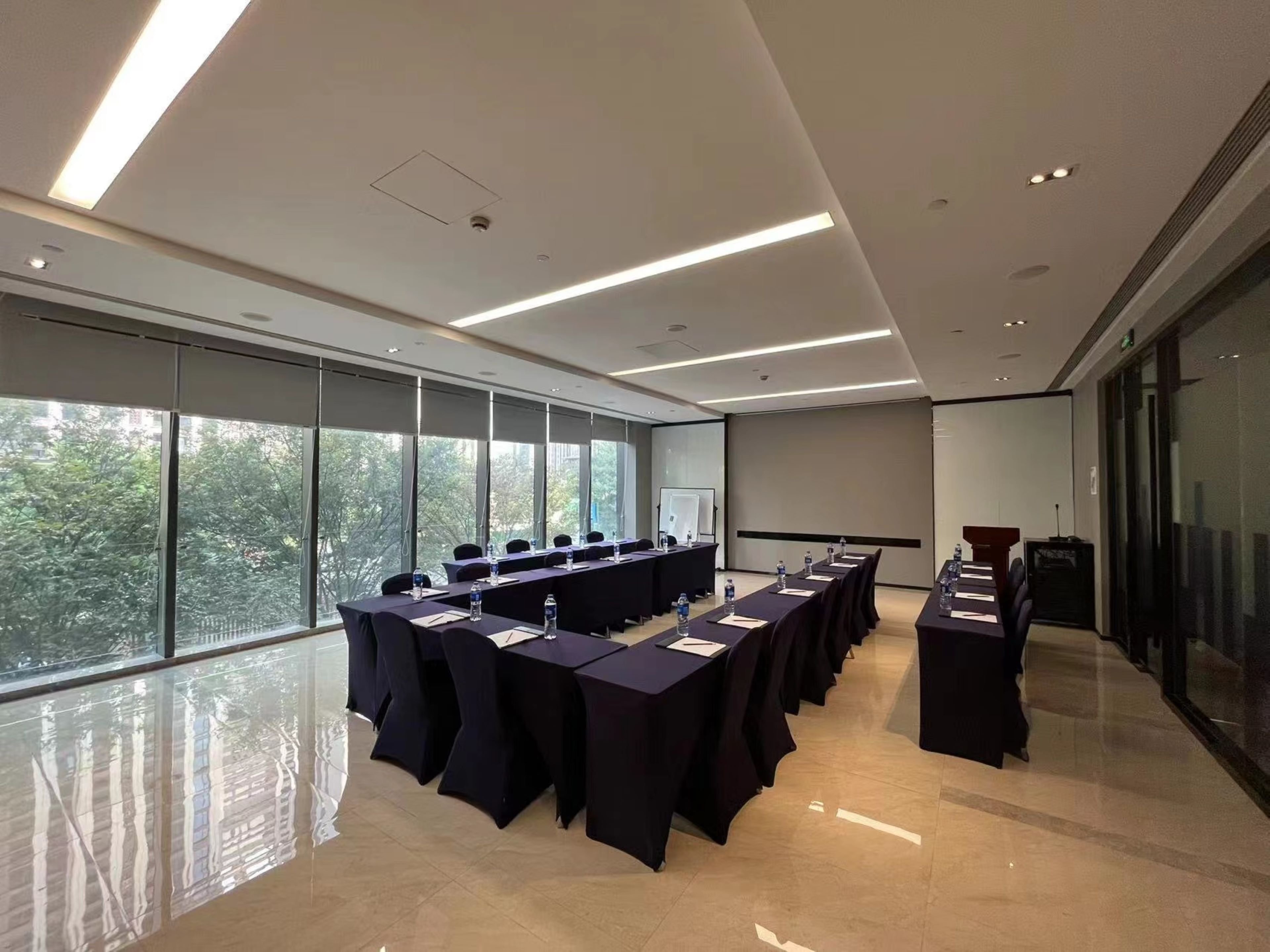 HOLIDAY INN EXPRESS FUZHOU DOWNTOWN 56/59