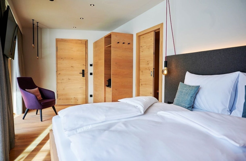 Room, Double Bed, Hotel Morgenzeit 4/6