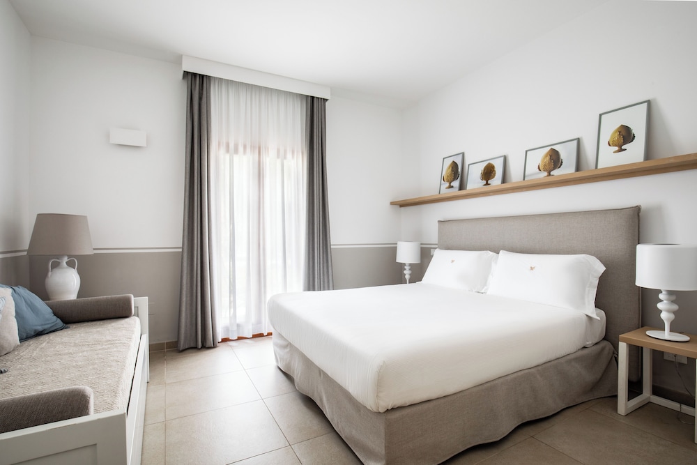 Plus, Garden, Deluxe, 1 Double and 1 Single Bed
