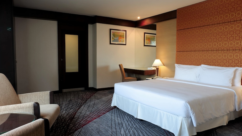 Zenith Sukhumvit Hotel Bangkok 12/73