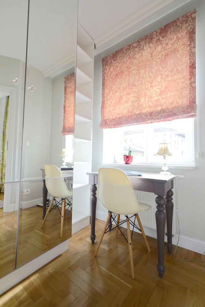 CRYSTAL SUITES CHEZ HELENA 38/64