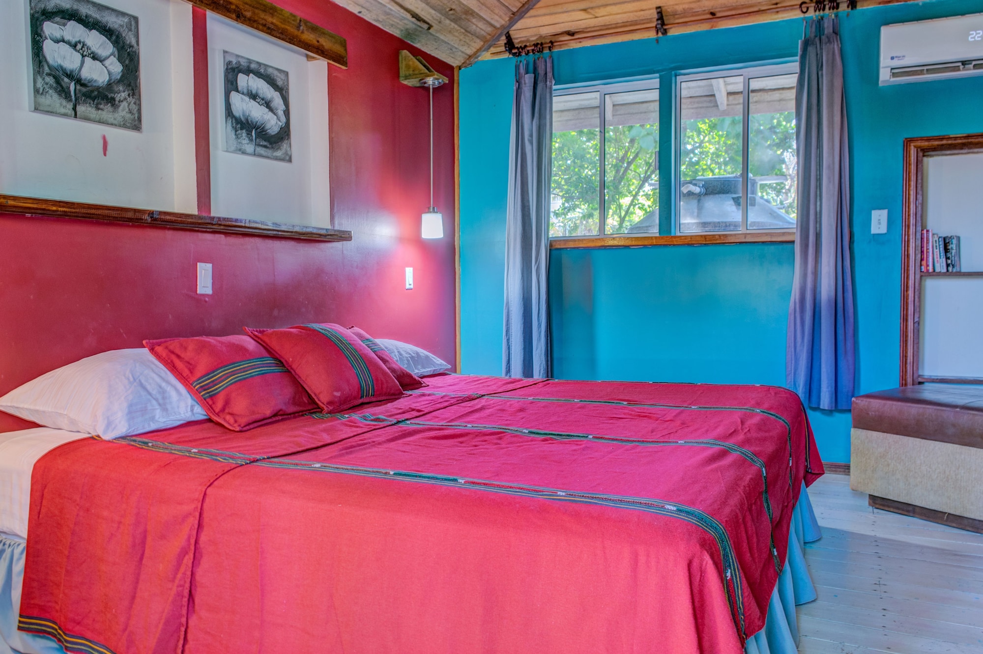 BASIC, MULTIPLE BEDS, GARDEN VIEW